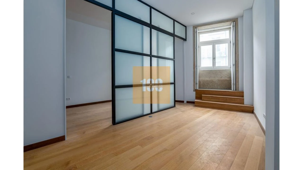 Apartamento T1 para Venda em Cedofeita, Santo Ildefonso, Sé, Miragaia, São Nicolau e Vitória Foto 1