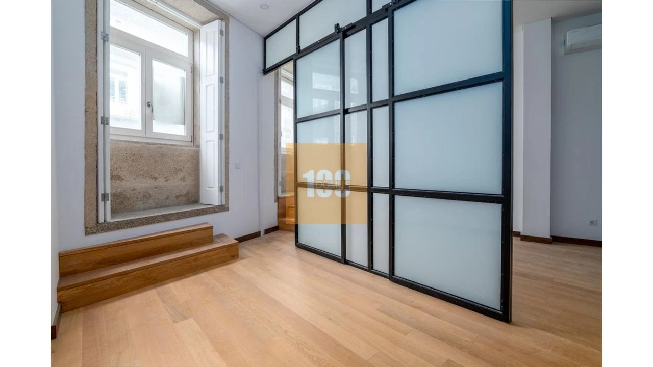 Apartamento T1 para Venda em Cedofeita, Santo Ildefonso, Sé, Miragaia, São Nicolau e Vitória Foto 2