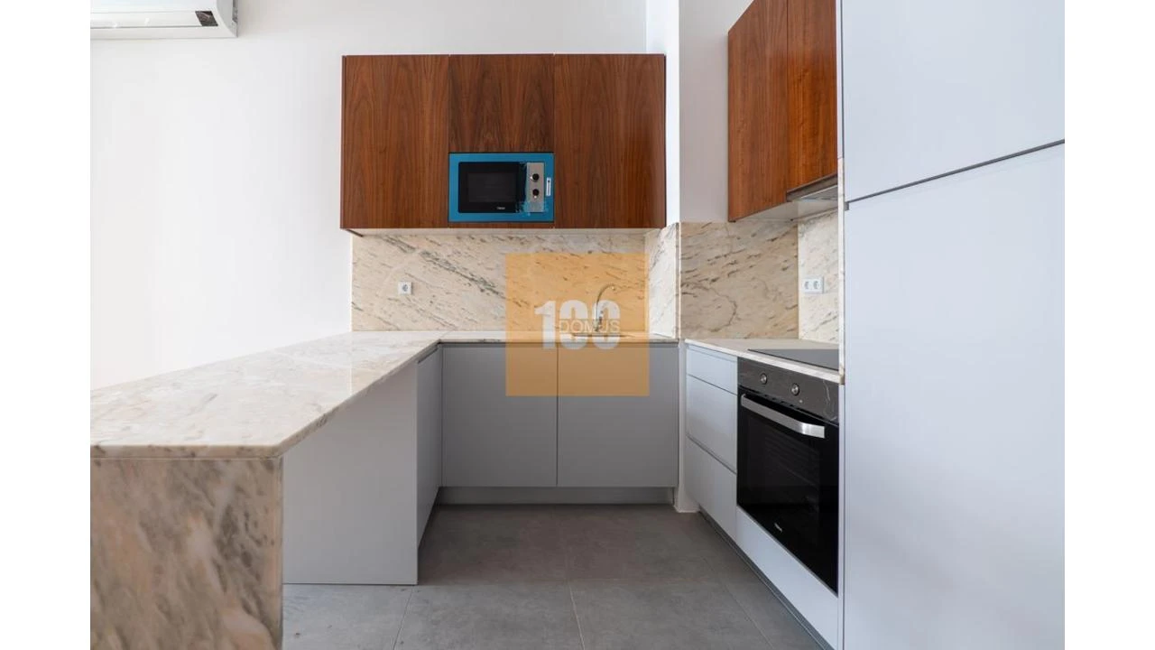 Apartamento T1 para Venda em Cedofeita, Santo Ildefonso, Sé, Miragaia, São Nicolau e Vitória Foto 9