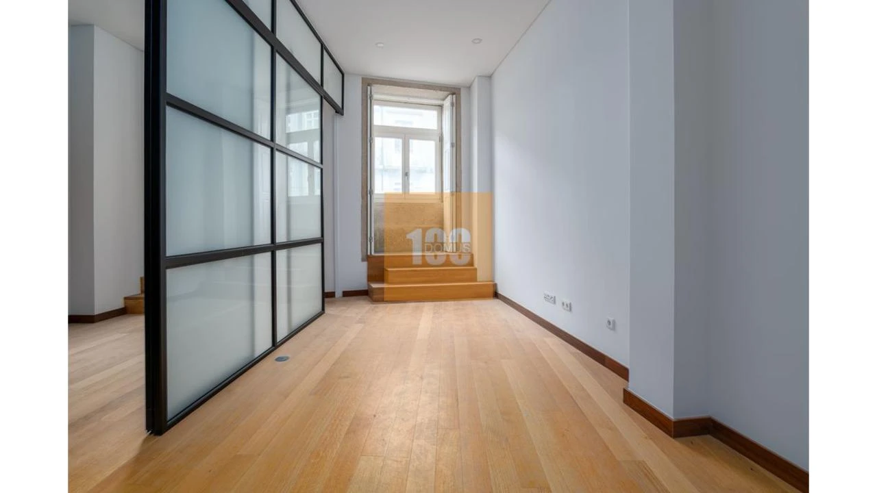 Apartamento T1 para Venda em Cedofeita, Santo Ildefonso, Sé, Miragaia, São Nicolau e Vitória Foto 4