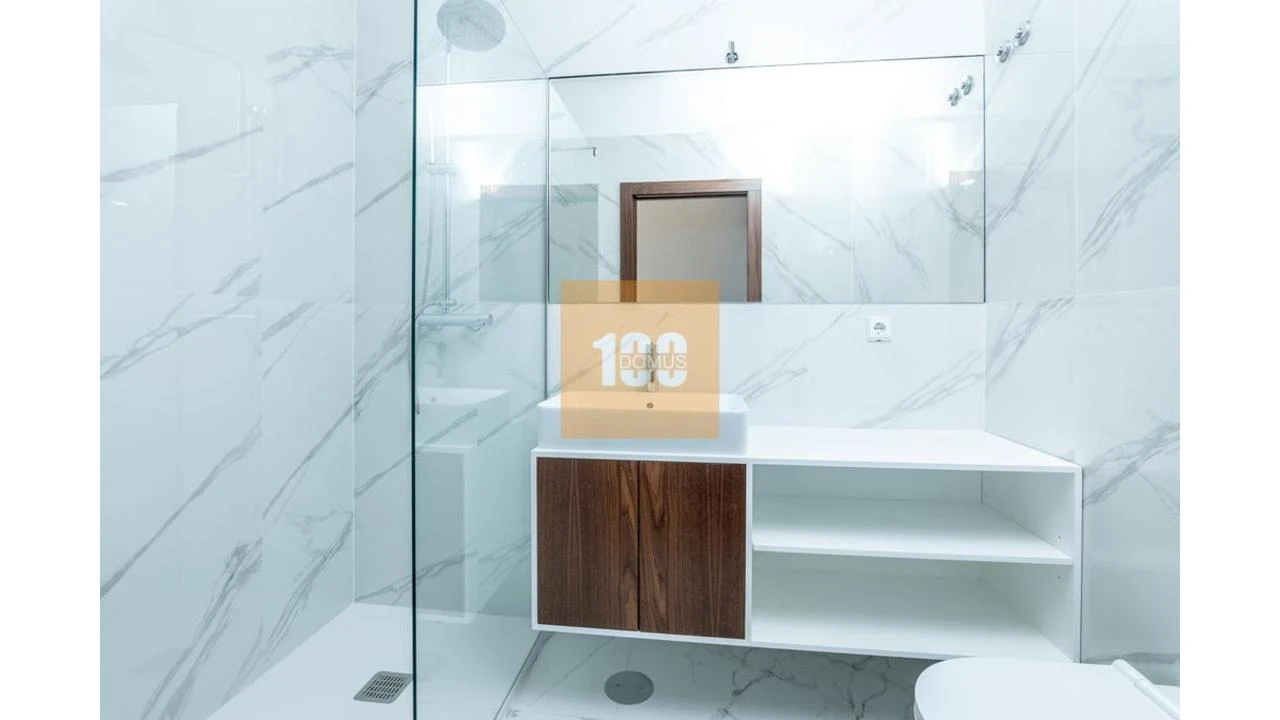 Apartamento T1 para Venda em Cedofeita, Santo Ildefonso, Sé, Miragaia, São Nicolau e Vitória Foto 13