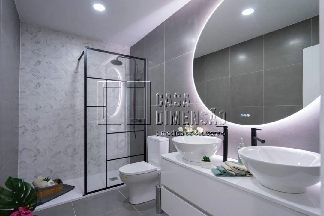 Apartamento T4 para Venda em Benfica Foto 3