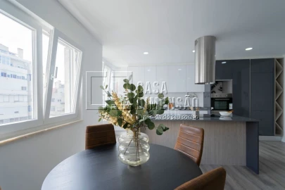 Apartamento T4 para Venda em Benfica
