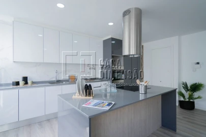 Apartamento T4 para Venda em Benfica