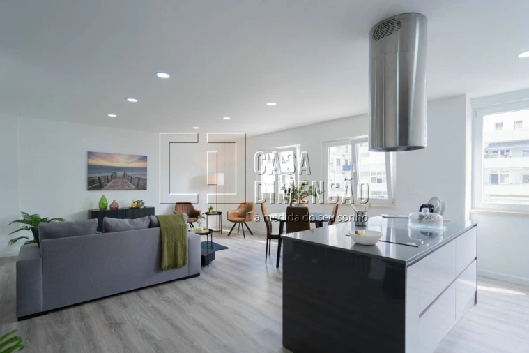 Apartamento T4 para Venda em Benfica Foto 4