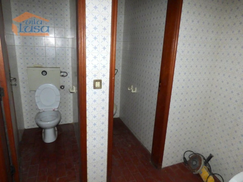 Loja para Arrendamento em Paranhos Foto 3