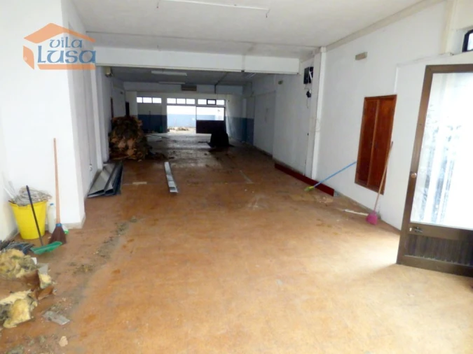 Loja para Arrendamento em Paranhos Foto 8