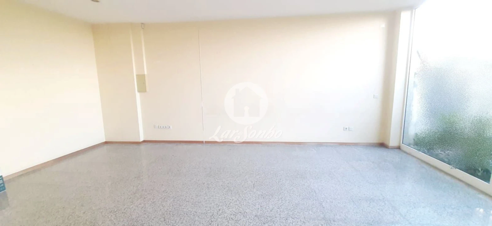 Loja para Arrendamento em Aguçadoura e Navais Foto 4