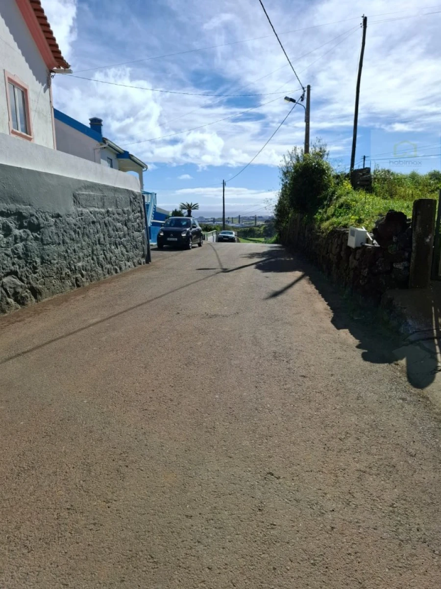 Terreno para Venda em Praia da Vitoria (Santa Cruz) Foto 4