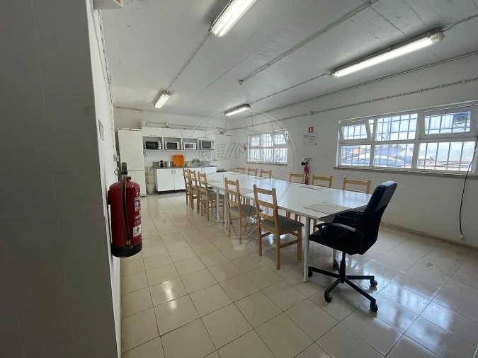 Armazém para Venda em São Domingos de Rana Foto 16