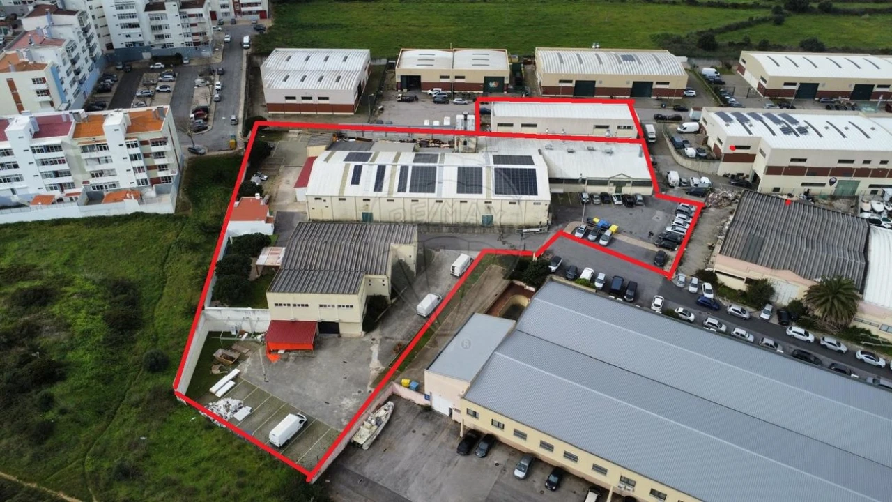 Armazém para Venda em São Domingos de Rana Foto 1