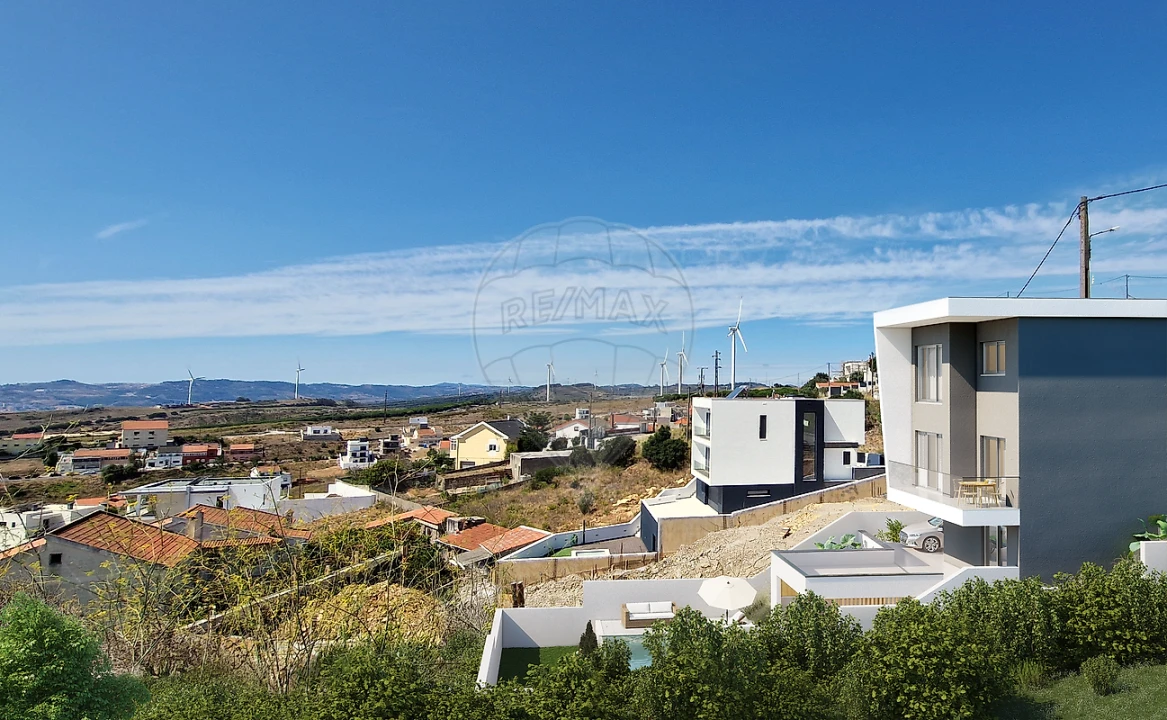 Moradia T4 para Venda em Vialonga Foto 13