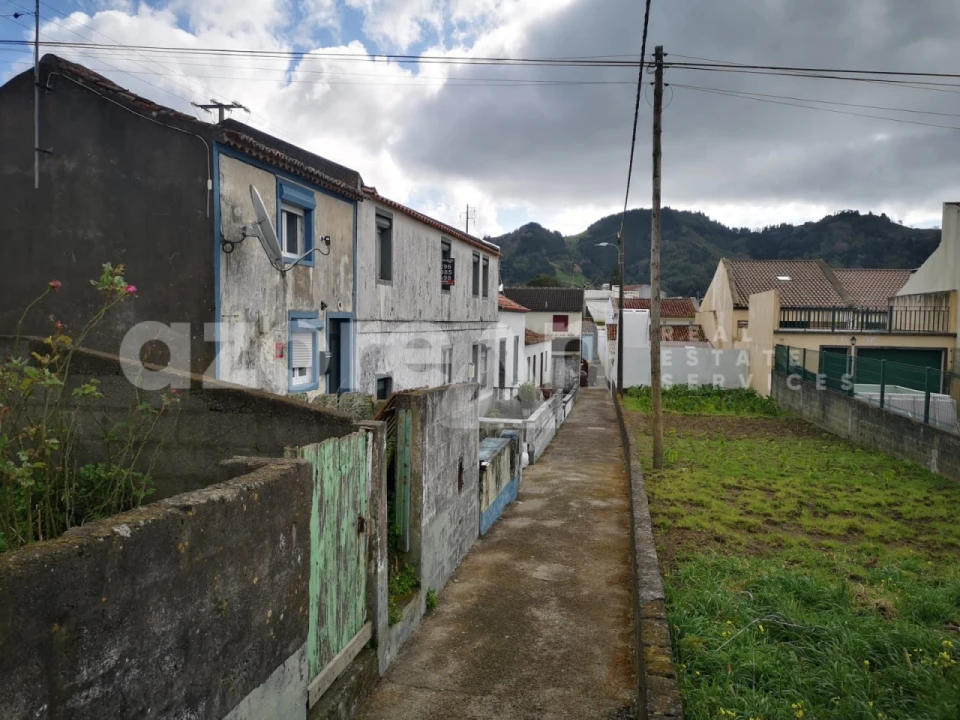 Moradia T3 para Venda em Nossa Senhora dos Remedios Foto 1