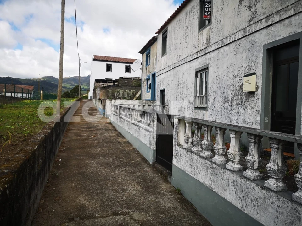 Moradia T3 para Venda em Nossa Senhora dos Remedios Foto 4