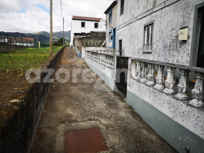 Moradia T3 para Venda em Nossa Senhora dos Remedios Foto 5