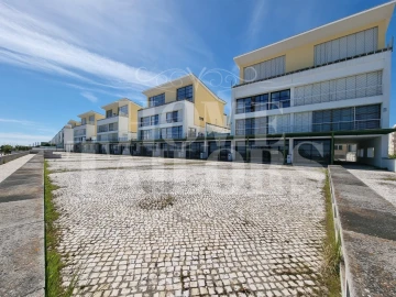 Loja para Venda em Parque das Nações