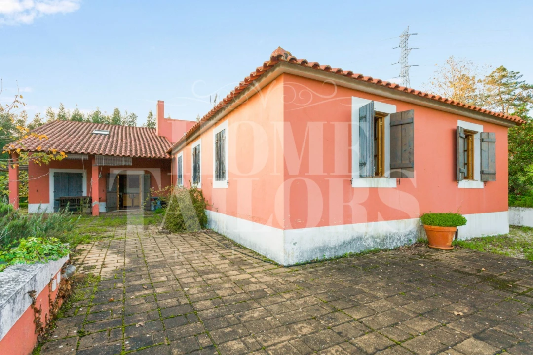 Moradia T5 para Venda em Aveiras de Baixo Foto 8