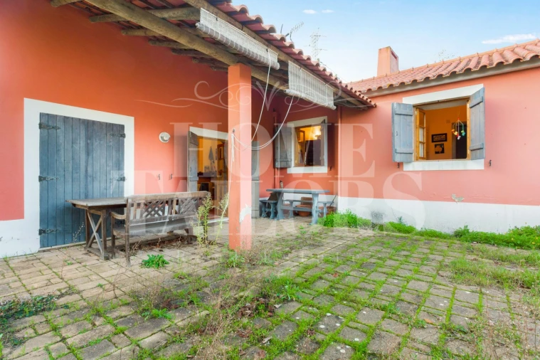 Moradia T5 para Venda em Aveiras de Baixo Foto 7