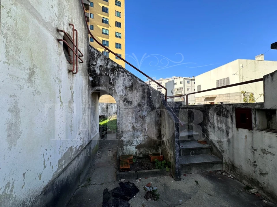 Moradia T6 para Venda em Mafamude e Vilar do Paraíso Foto 12