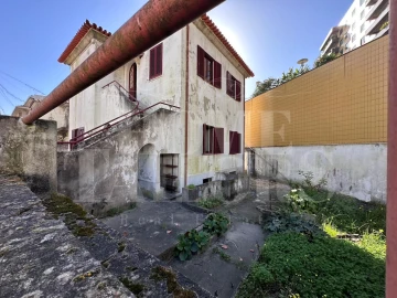 Moradia T6 para Venda em Mafamude e Vilar do Paraíso