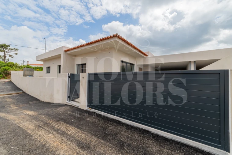 Moradia T3 para Venda em Santo Isidoro Foto 2