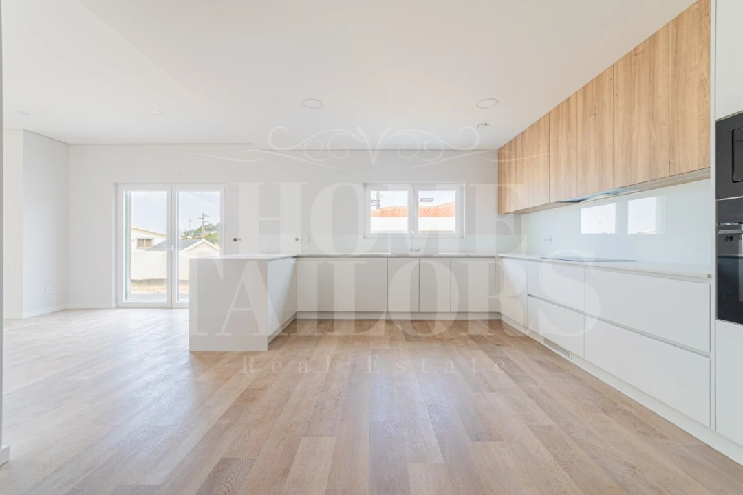 Moradia T3 para Venda em Santo Isidoro Foto 2