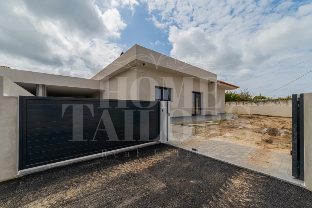 Moradia T3 para Venda em Santo Isidoro Foto 4