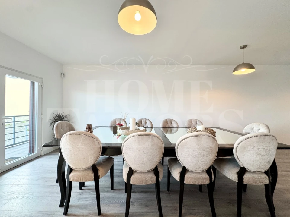 Moradia T5 para Venda em São Pedro da Cadeira Foto 19