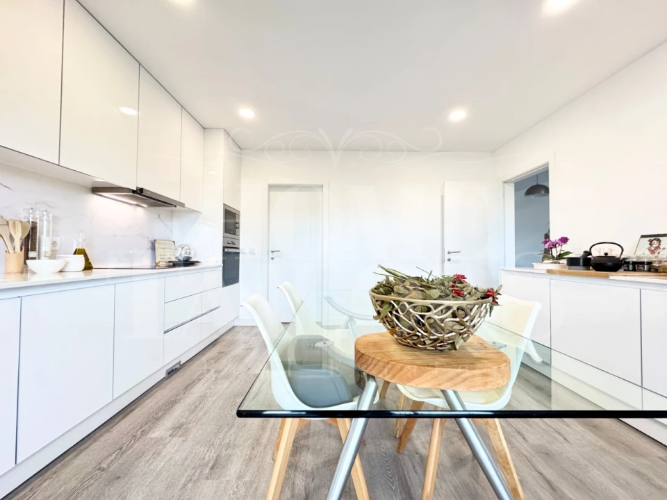 Moradia T5 para Venda em São Pedro da Cadeira Foto 2