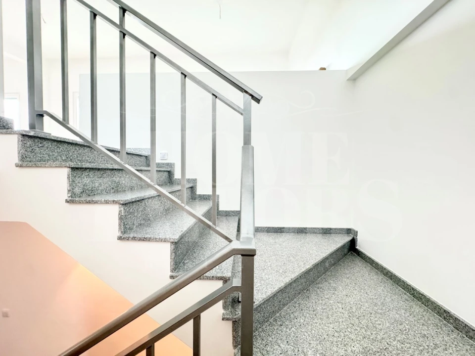 Moradia T5 para Venda em São Pedro da Cadeira Foto 65