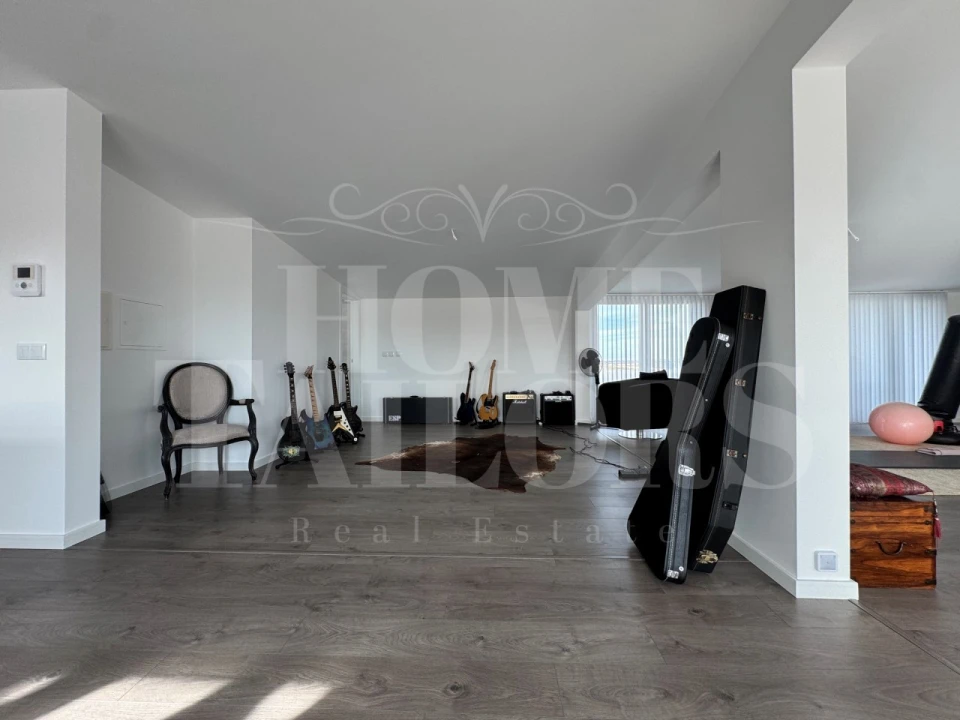 Moradia T5 para Venda em São Pedro da Cadeira Foto 68