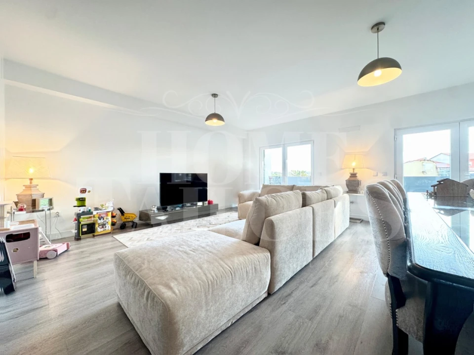 Moradia T5 para Venda em São Pedro da Cadeira Foto 12