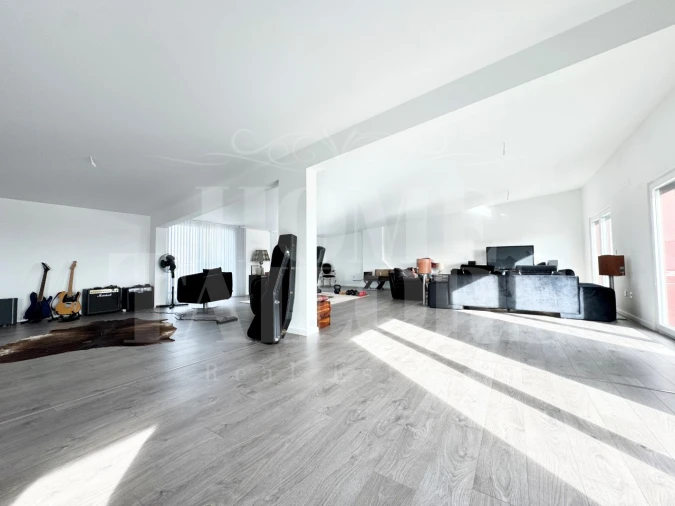 Moradia T5 para Venda em São Pedro da Cadeira Foto 71