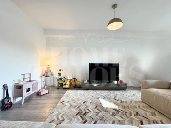 Moradia T5 para Venda em São Pedro da Cadeira Foto 23