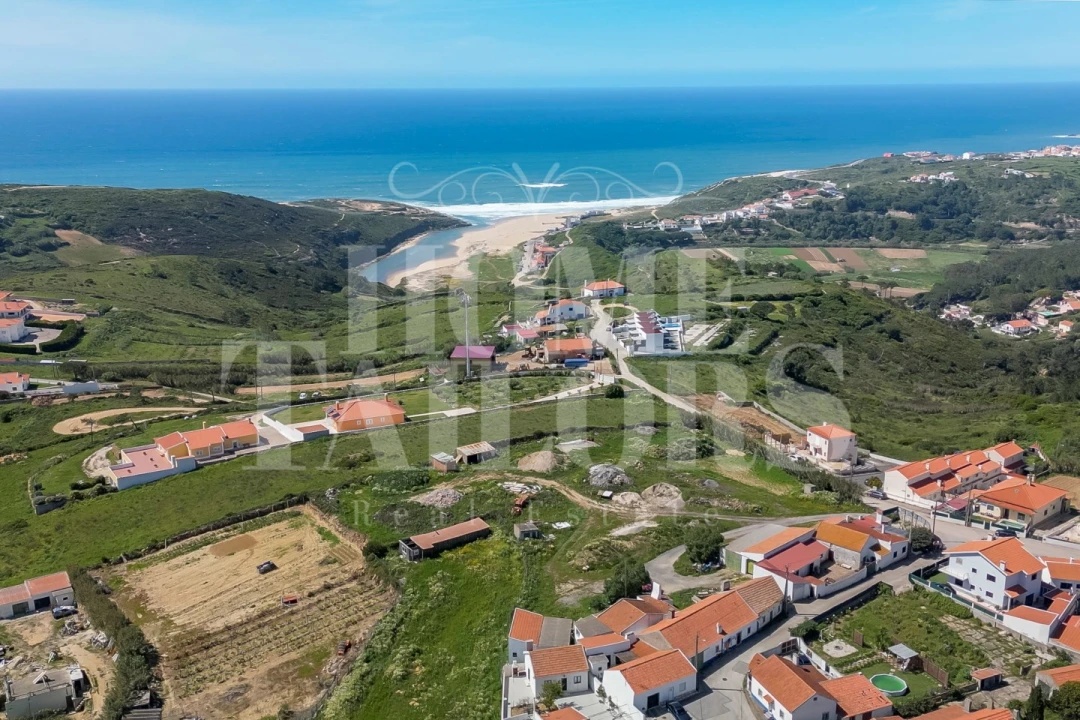 Moradia T4 para Venda em Carvoeira Foto 6