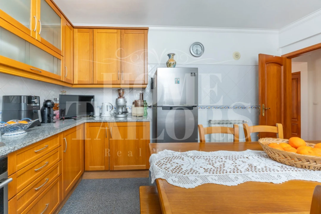 Moradia T4 para Venda em Carvoeira Foto 17