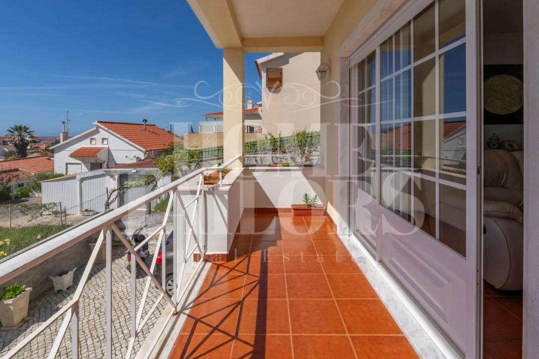 Moradia T4 para Venda em Carvoeira Foto 31