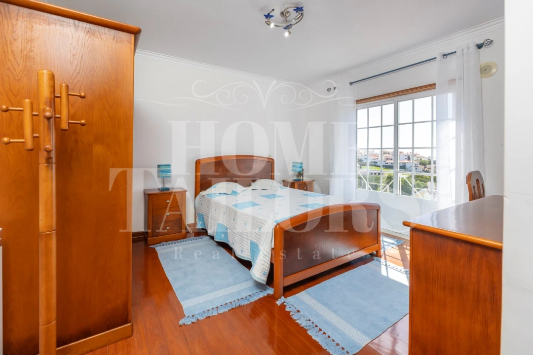 Moradia T4 para Venda em Carvoeira Foto 39