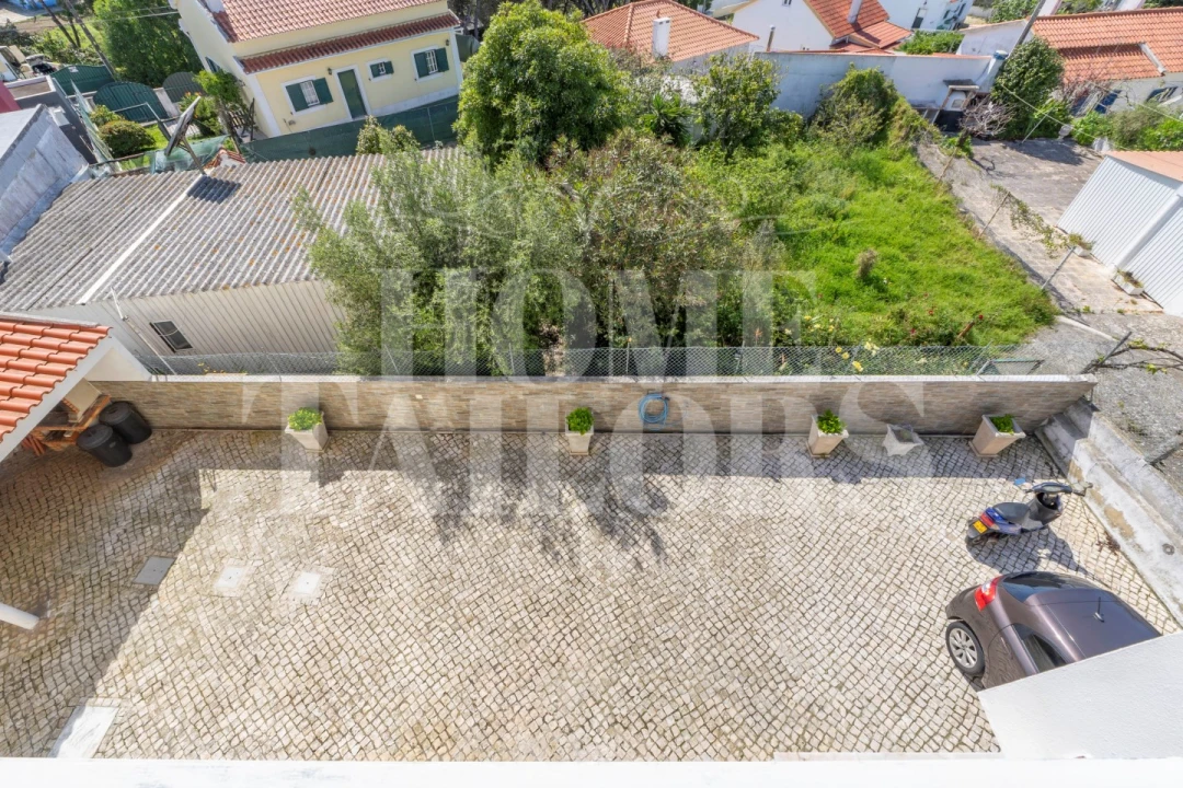 Moradia T4 para Venda em Carvoeira Foto 52