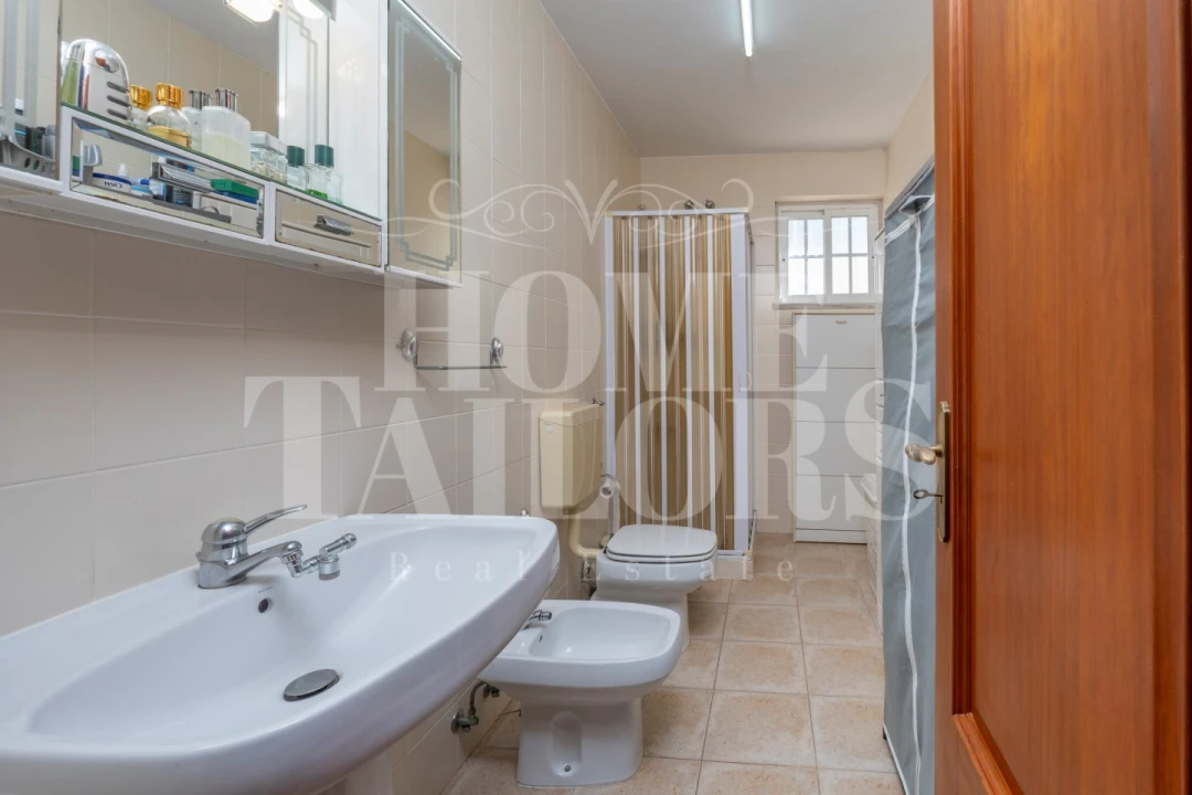 Moradia T4 para Venda em Carvoeira Foto 56