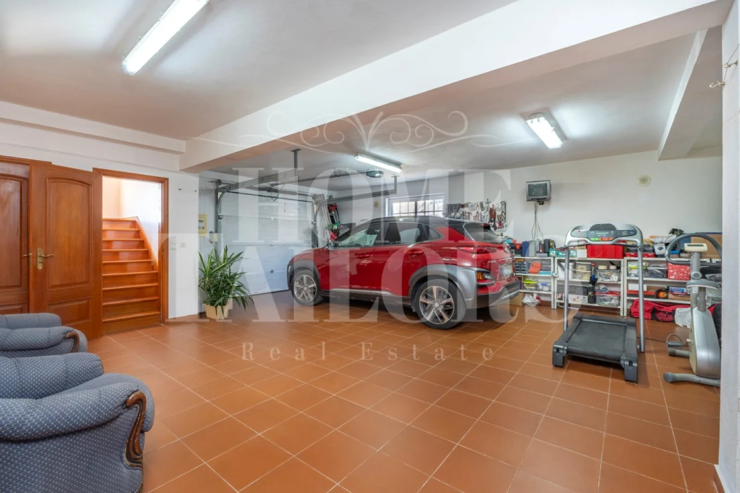 Moradia T4 para Venda em Carvoeira Foto 61