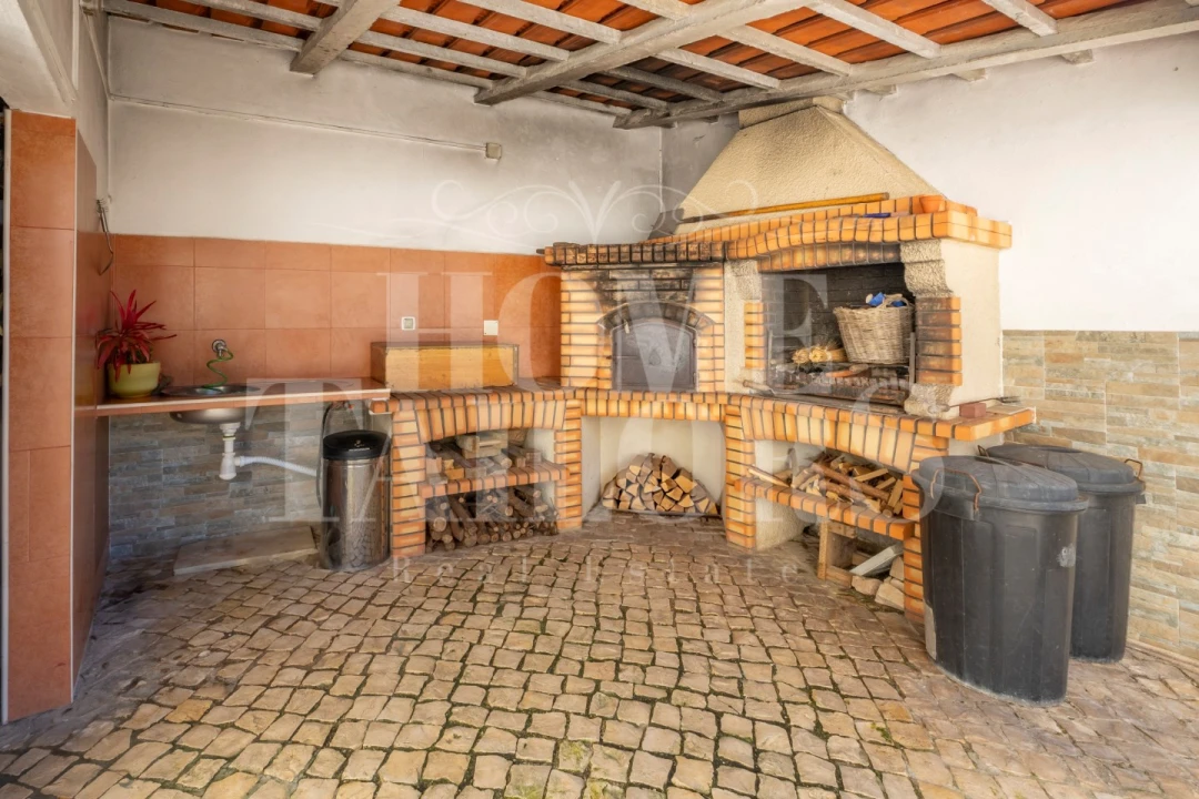 Moradia T4 para Venda em Carvoeira Foto 63