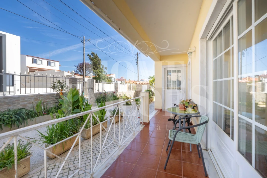 Moradia T4 para Venda em Carvoeira Foto 15