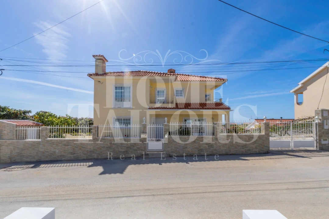 Moradia T4 para Venda em Carvoeira Foto 67