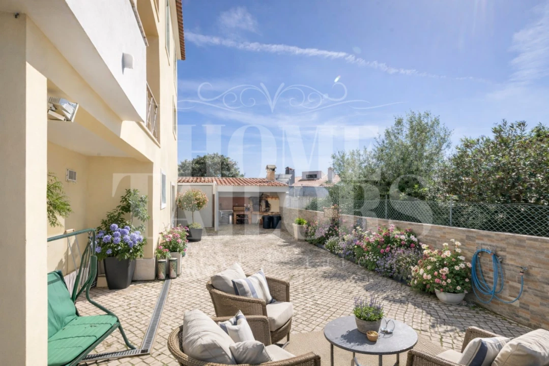 Moradia T4 para Venda em Carvoeira Foto 13