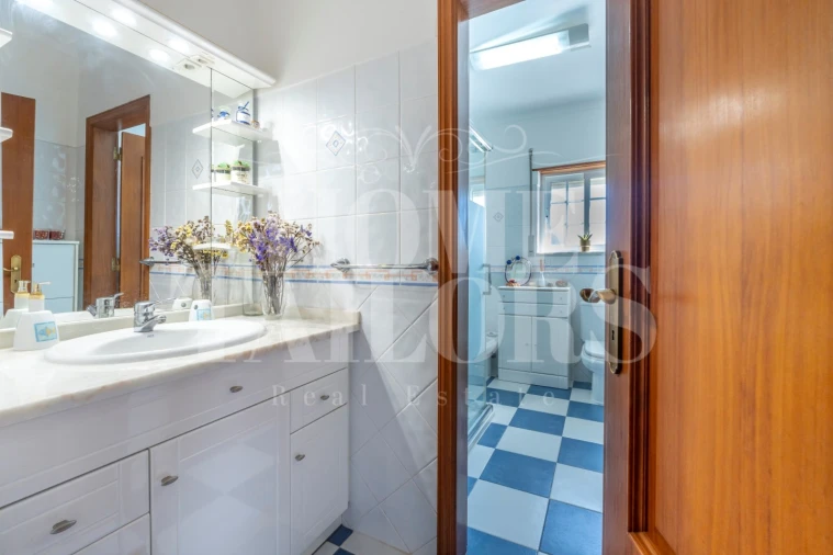 Moradia T4 para Venda em Carvoeira Foto 21