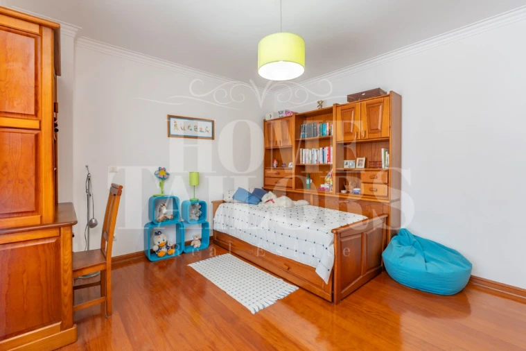 Moradia T4 para Venda em Carvoeira Foto 46