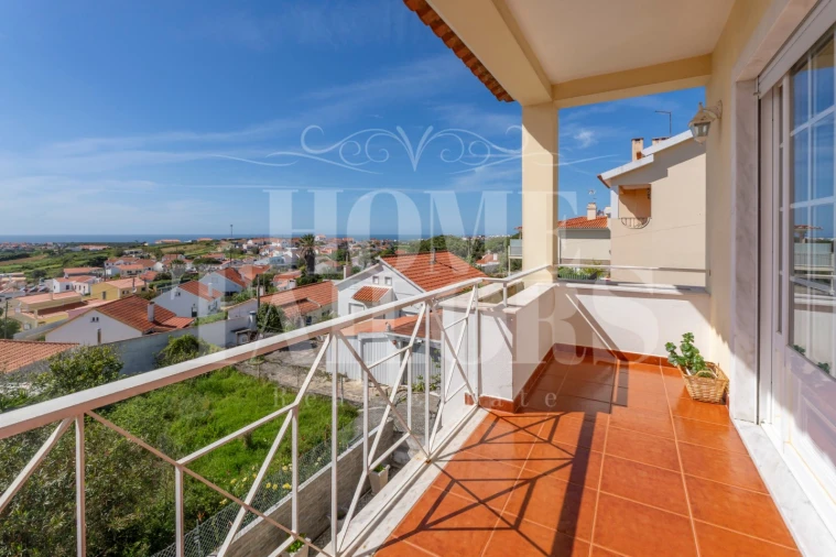 Moradia T4 para Venda em Carvoeira Foto 2