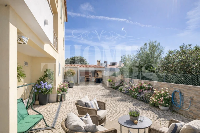 Moradia T4 para Venda em Carvoeira Foto 13