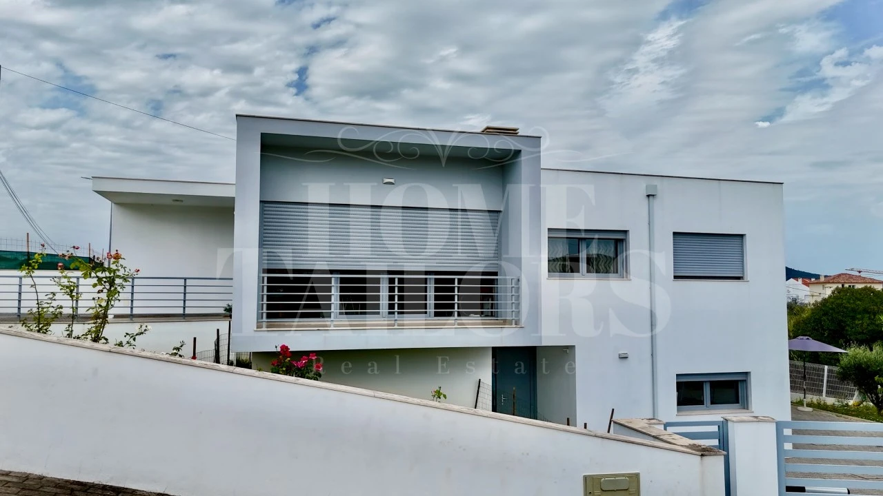 Moradia T3 para Venda em Azueira e Sobral da Abelheira Foto 9